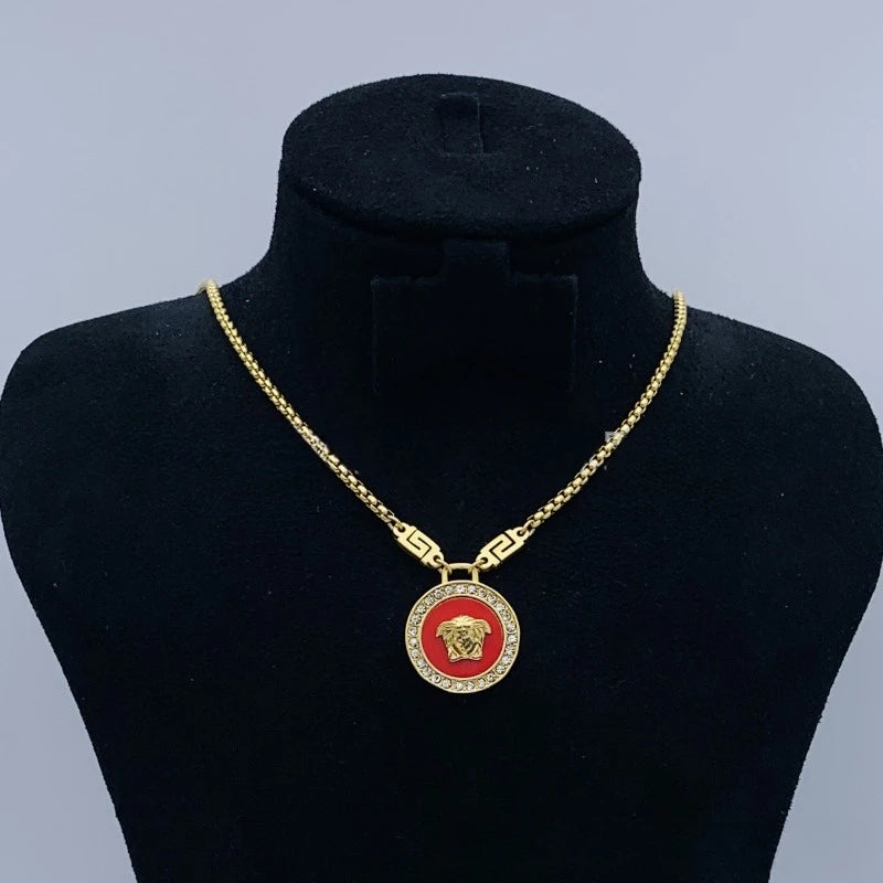 2025 New Necklace Va Premium Pendant Reveals Vintage Style Suitable for Gifts