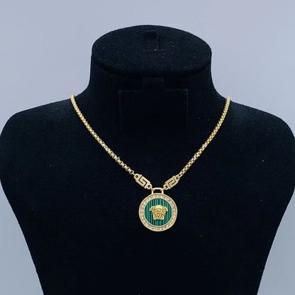 2025 New Necklace Va Premium Pendant Reveals Vintage Style Suitable for Gifts
