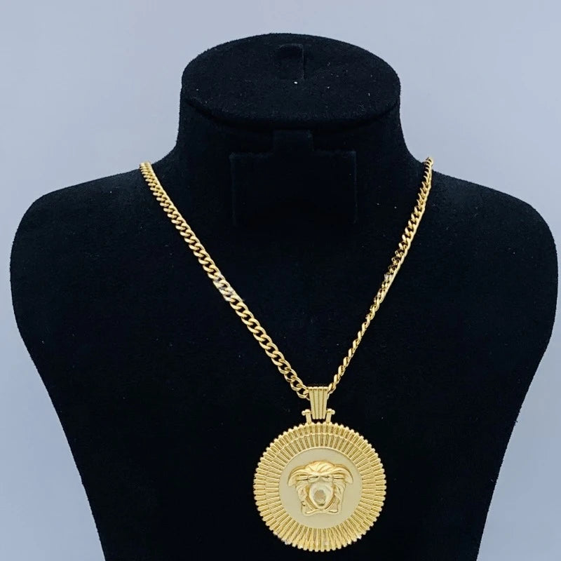 2025 New Necklace Va Premium Pendant Reveals Vintage Style Suitable for Gifts
